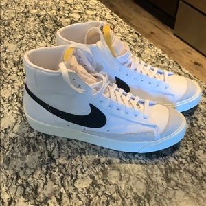 Nike Blazer Mid 77